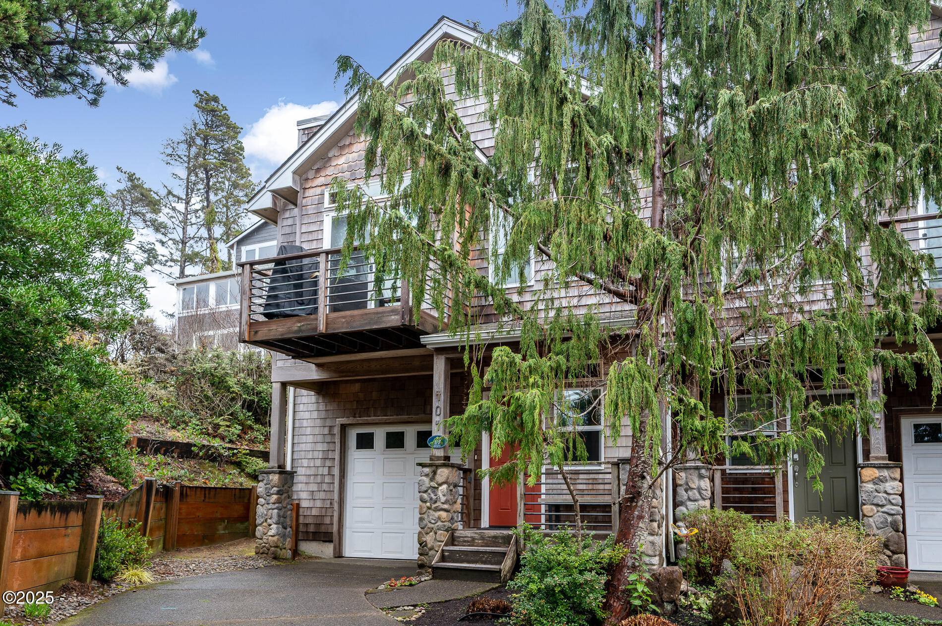 404 1st ST, Manzanita, OR 97130
