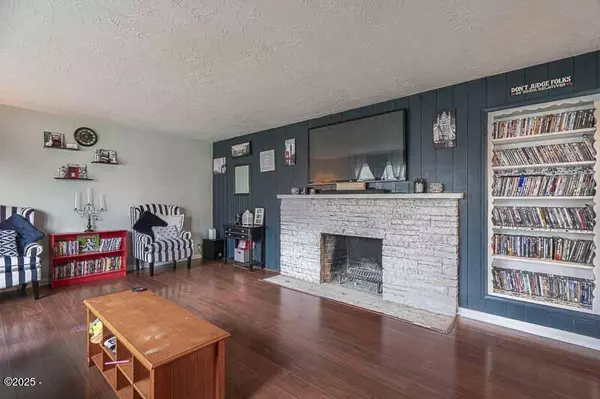 Keizer, OR 97303,811 Ivy WAY