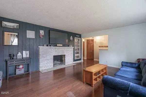 Keizer, OR 97303,811 Ivy WAY