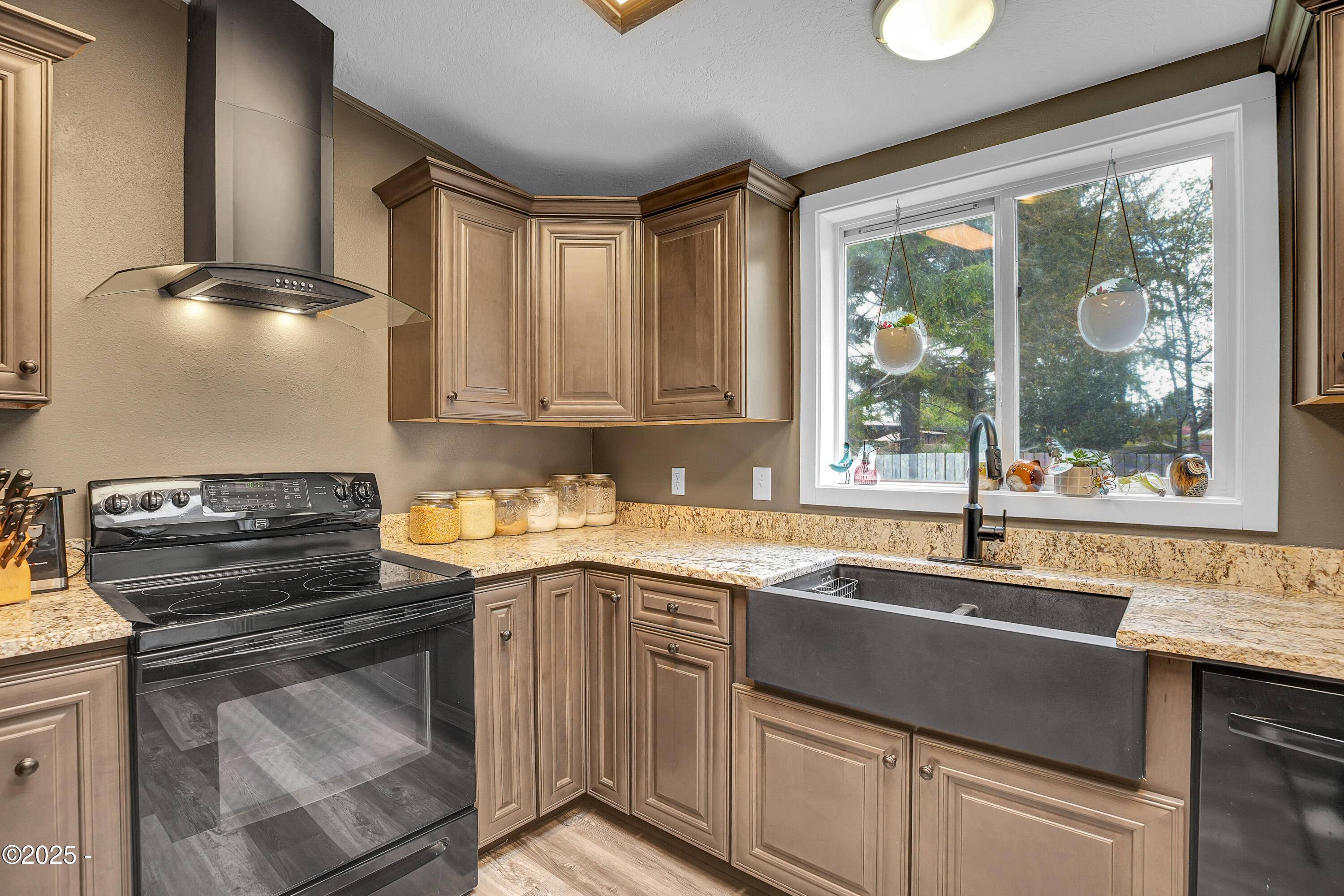 Depoe Bay, OR 97341,75 Spruce CT