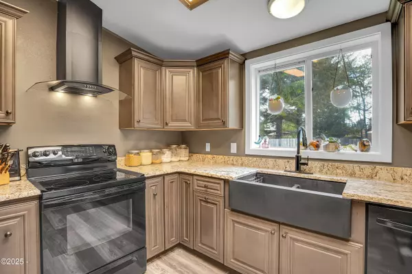 Depoe Bay, OR 97341,75 Spruce CT