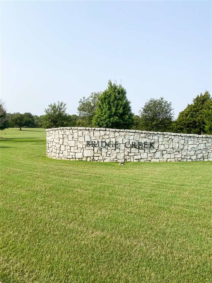 25 Oak Bridge Lane, Enid, OK 73703