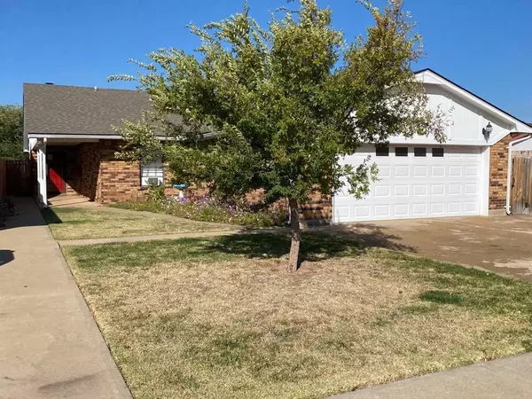 Woodward, OK 73801,502 Shady Creek Dr