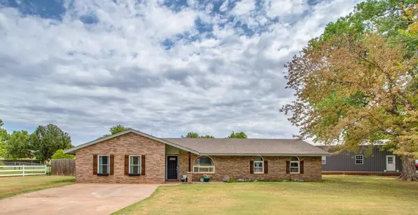 1403 Ridge Pl, Lahoma, OK 73754