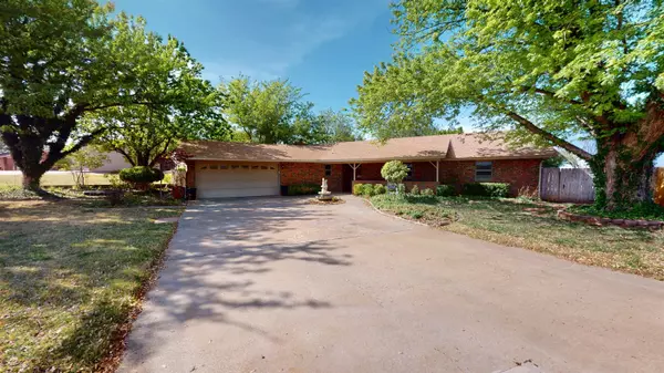 4908 Tangier Dr, Woodward, OK 73801