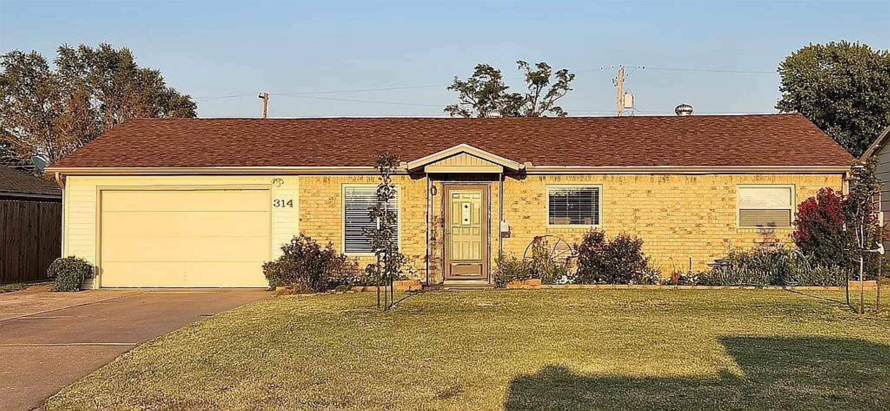 314 Fourth, Fairview, OK 73737