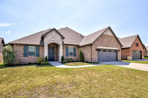 Enid, OK 73703,927 Stonebridge Village Dr