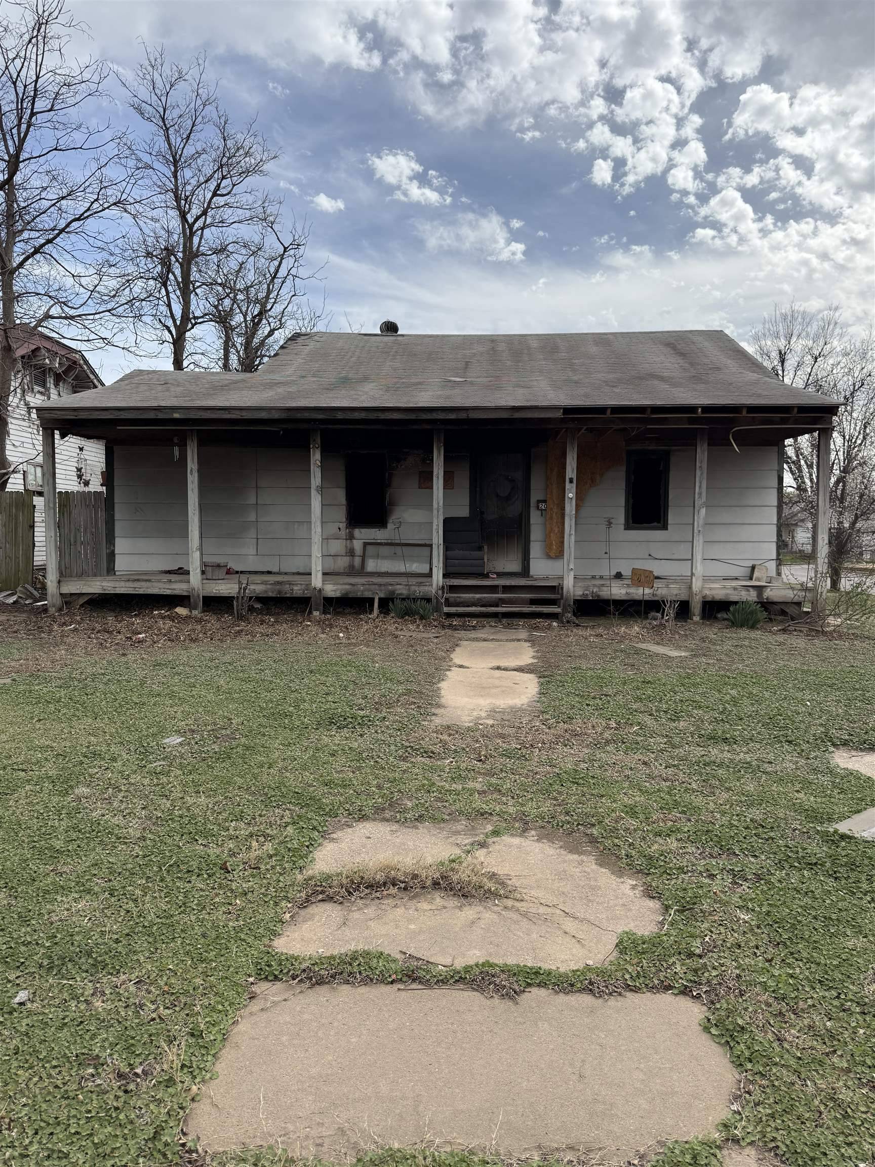 2021 Cherokee Ave, Enid, OK 73701