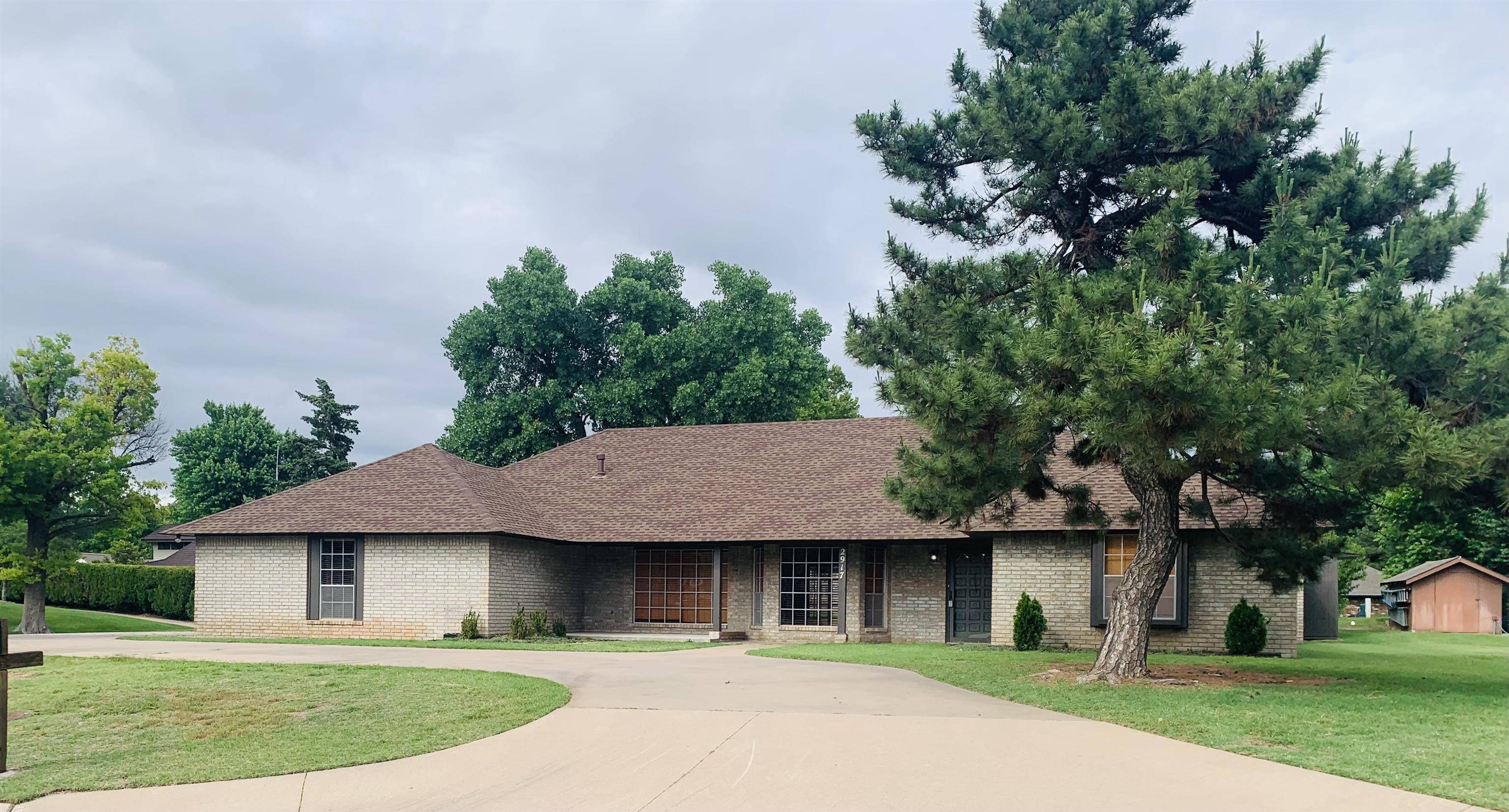 2917 Redbird Ln, Enid, OK 73703