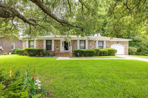 Charleston SC Home for Sale $549,000,AgentOwned Realty