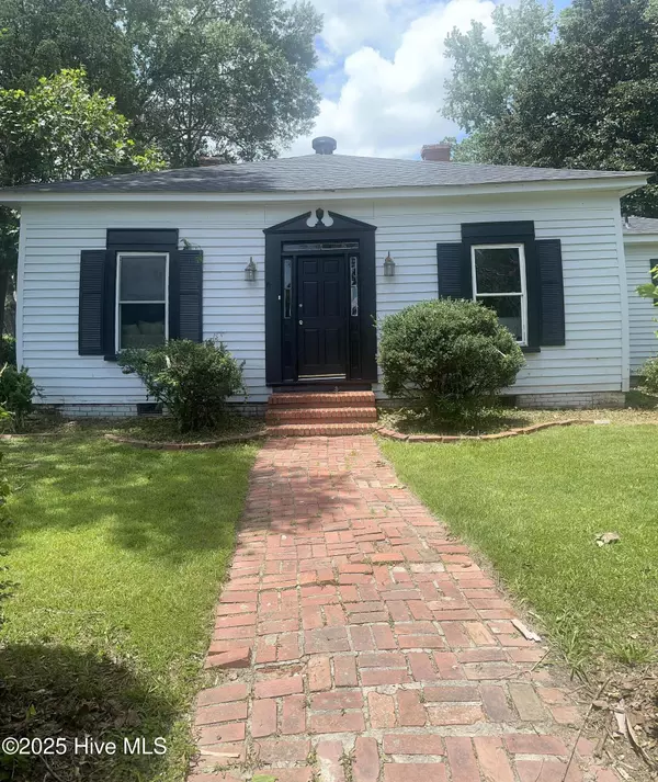 1202 N Bonner ST, Washington, NC 27889