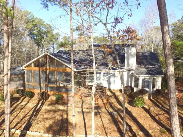 Mccormick, SC 29835,215 Devereaux PT