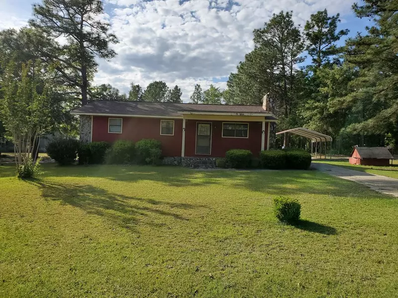 3235 SE Iron Stones RD, Dearing, GA 30808