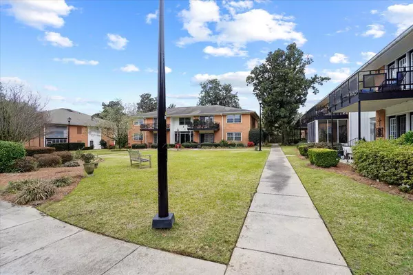 Augusta, GA 30904,827 Milledge RD F-1