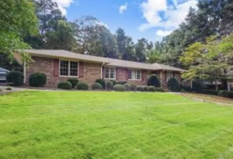 318 LAKESIDE DR, Aiken, SC 29803