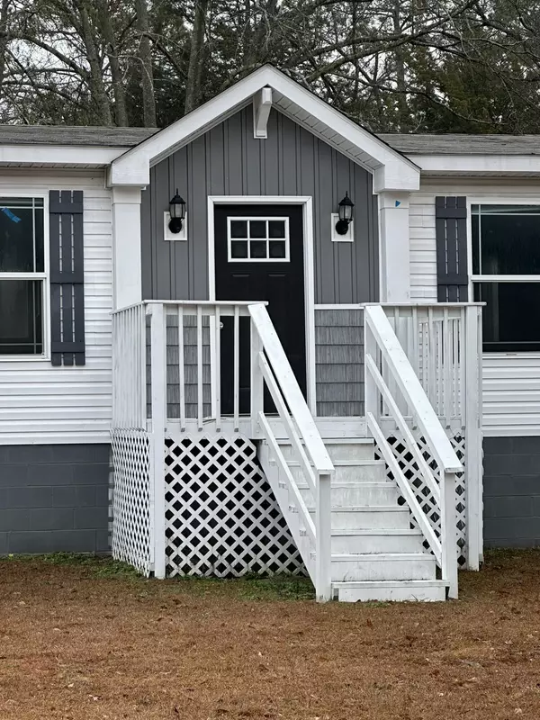 Wadley, GA 30477,461 OAK ST