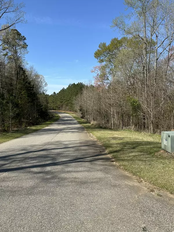 Tignall, GA 30668,1048 PINE POINT LN