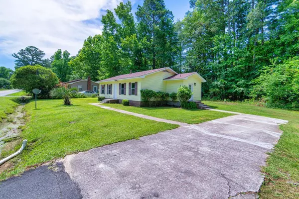 Johnston, SC 29832,811 EDISTO ST