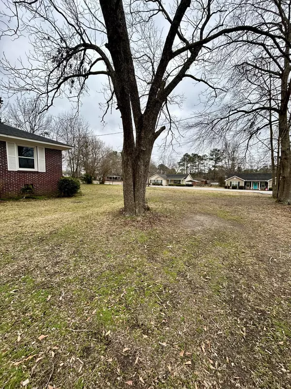 Thomson, GA 30824,810 Earle ST