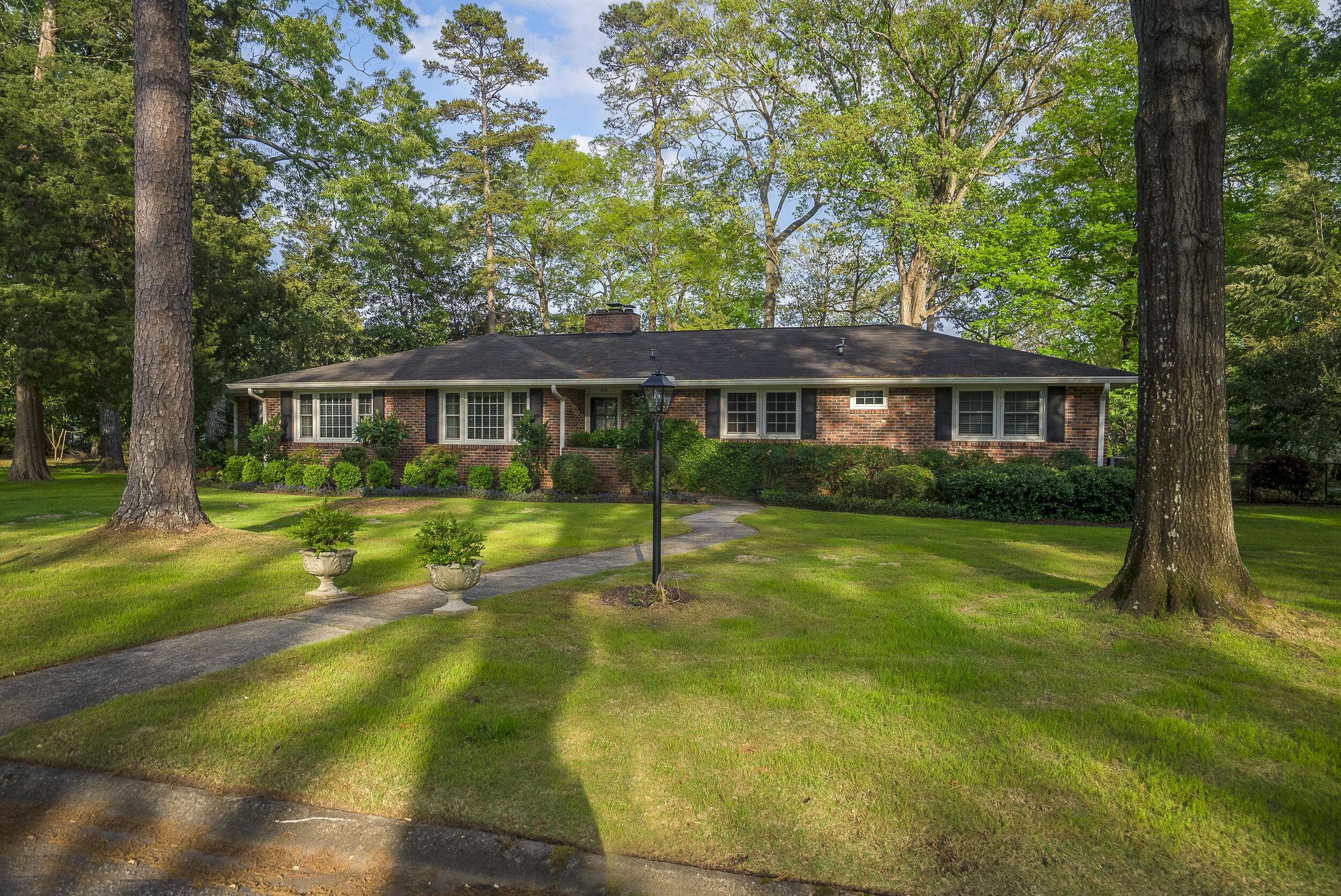 Aiken, SC 29801,908 SE WHITEHALL PL