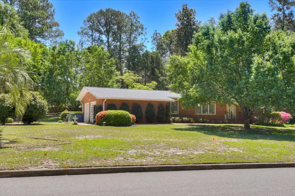 Aiken, SC 29803,220 LAKESIDE DR