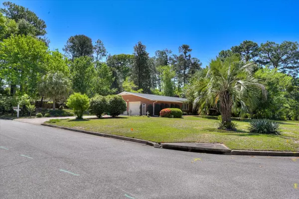 Aiken, SC 29803,220 LAKESIDE DR