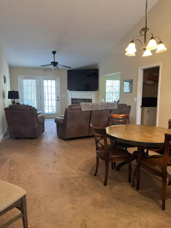 Augusta, GA 30909,404 York LN