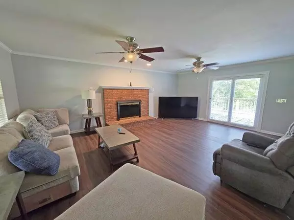 Batesburg-leesville, SC 29070,613 Skyline DR