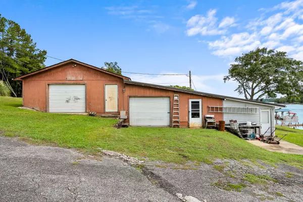 Waterloo, SC 29384,839 Stillwater RD