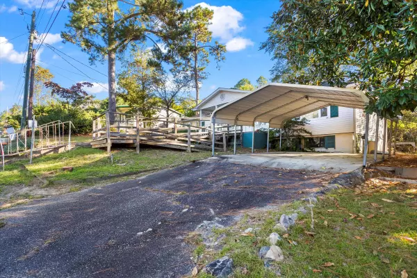 New Ellenton, SC 29809,522 E Pine ST