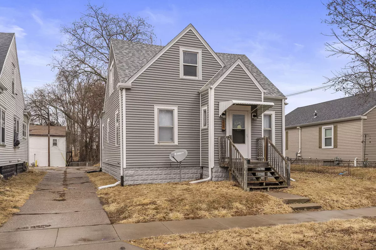 Muscatine, IA 52761,213 E 8TH ST