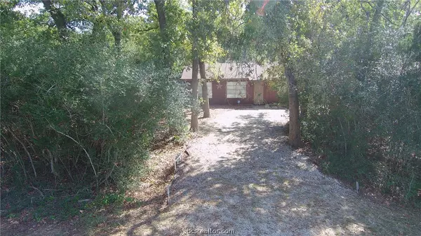 610 Woodvine LN, Somerville, TX 77879