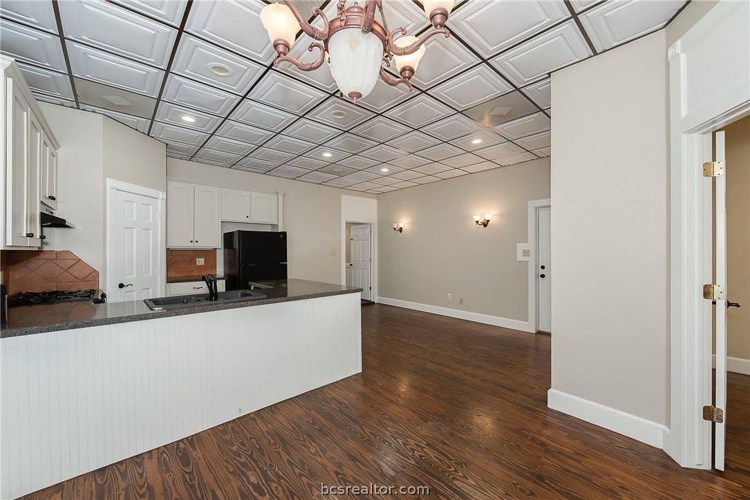 Caldwell, TX 77836,206 S Echols ST