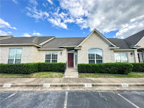 611 Fraternity Row, College Station, TX 77845