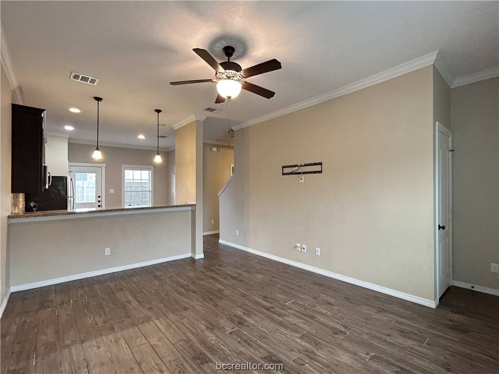 College Station, TX 77840,301 Southwest Pkwy #348