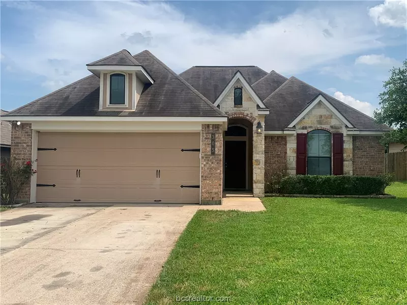 305 Boulder DR, Navasota, TX 77868