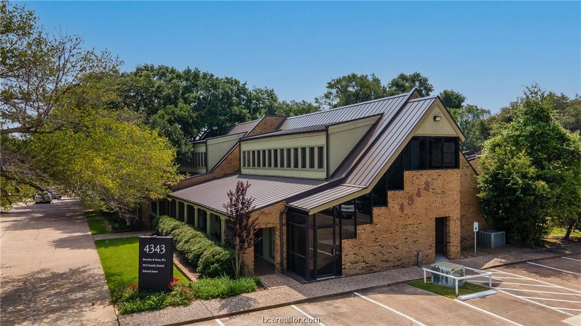 4343 Carter Creek Pkwy, Bryan, TX 77802