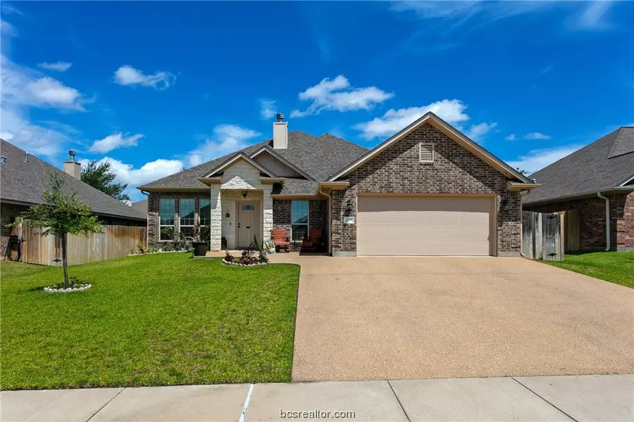 1205 Robinsville CT, College Station, TX 77845