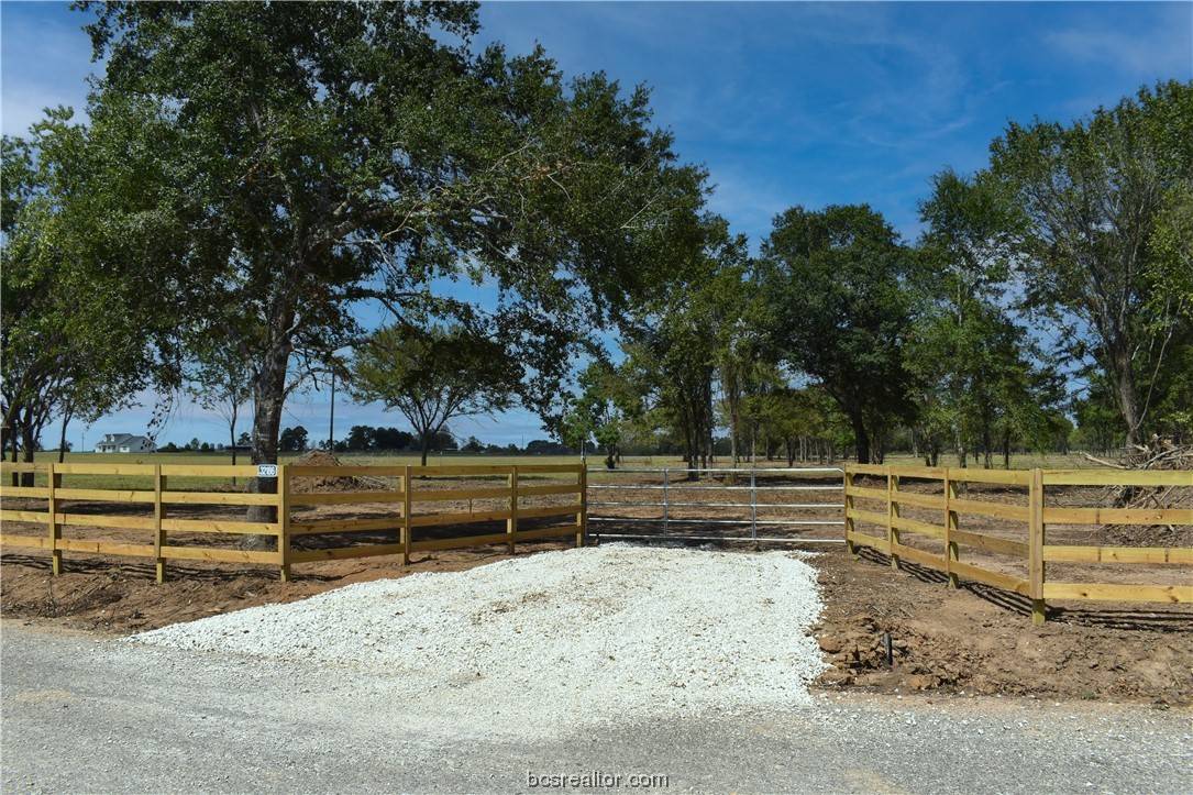 32186 Howell RD, Waller, TX 77484
