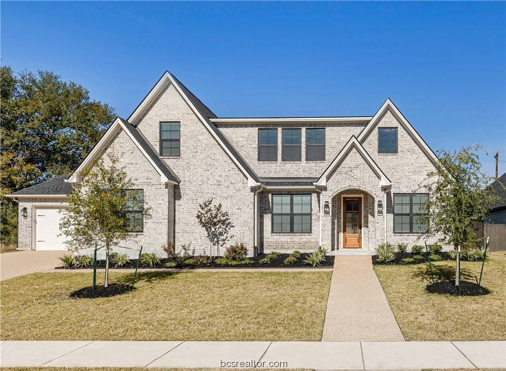 2038 Pebble Bend DR, College Station, TX 77845