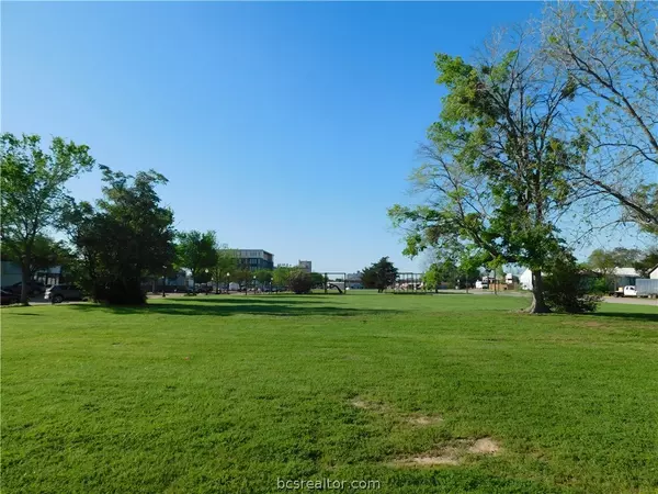 724 N Main ST, Bryan, TX 77803