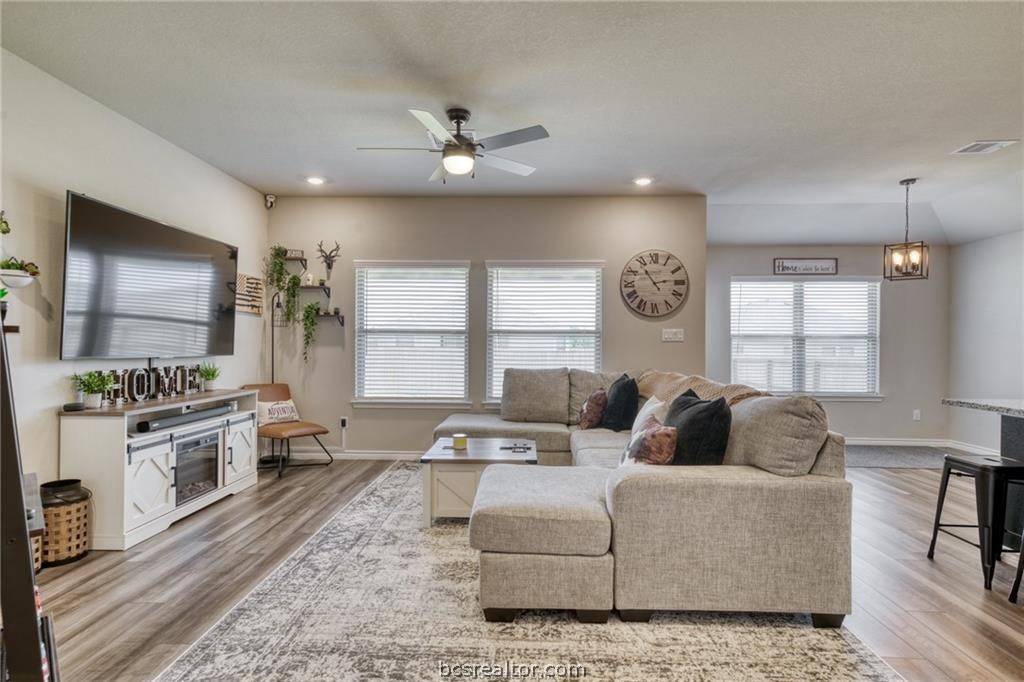 Bryan, TX 77807,2036 Chief ST