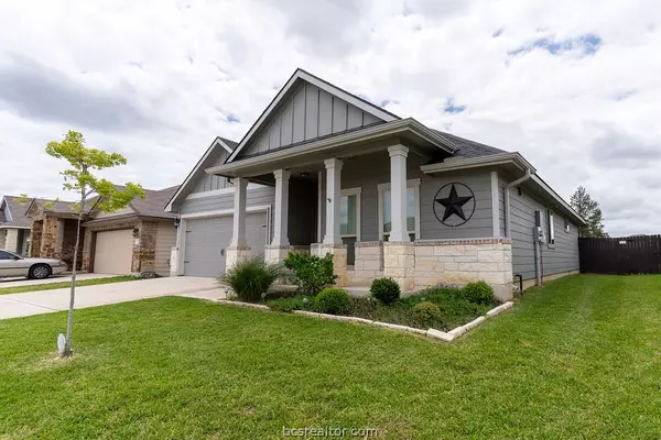 1947 Thorndyke LN, Bryan, TX 77807
