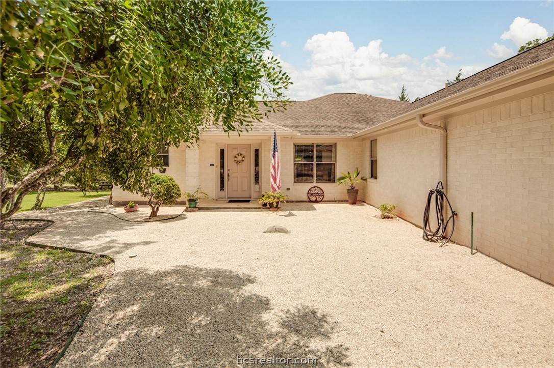 212 Shadow Oak LN, Somerville, TX 77879