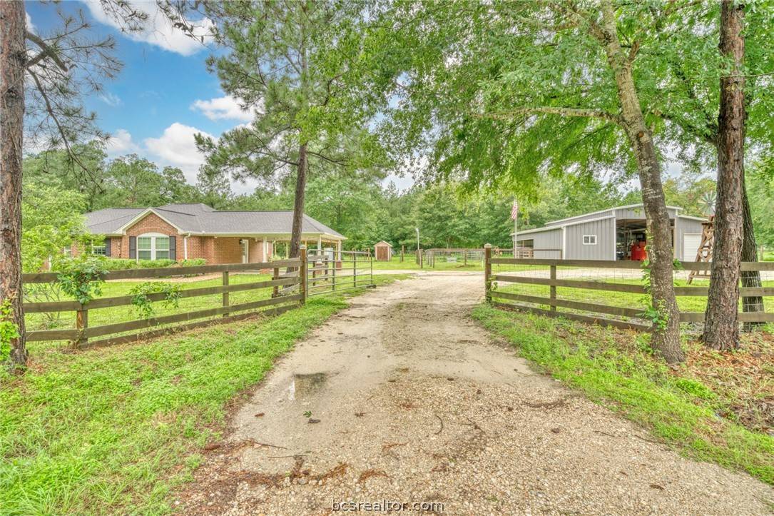 22243 Chapel Way, Richards, TX 77873