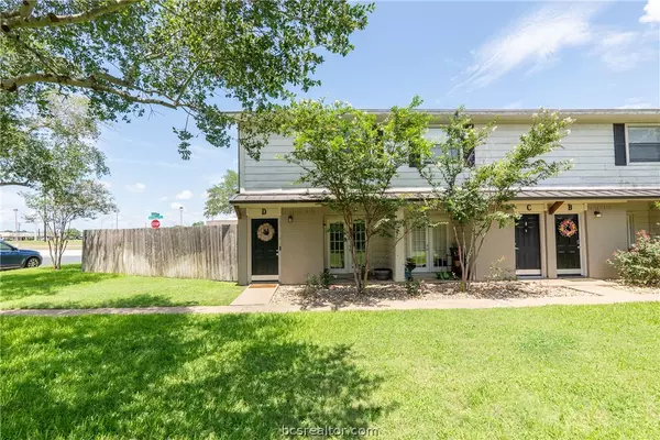 1410 Summit ST #D, College Station, TX 77845