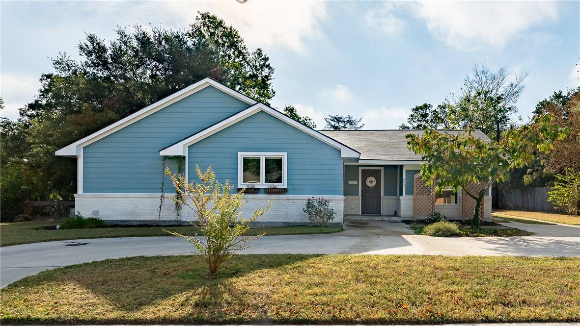 807 Lazy LN, Bryan, TX 77802