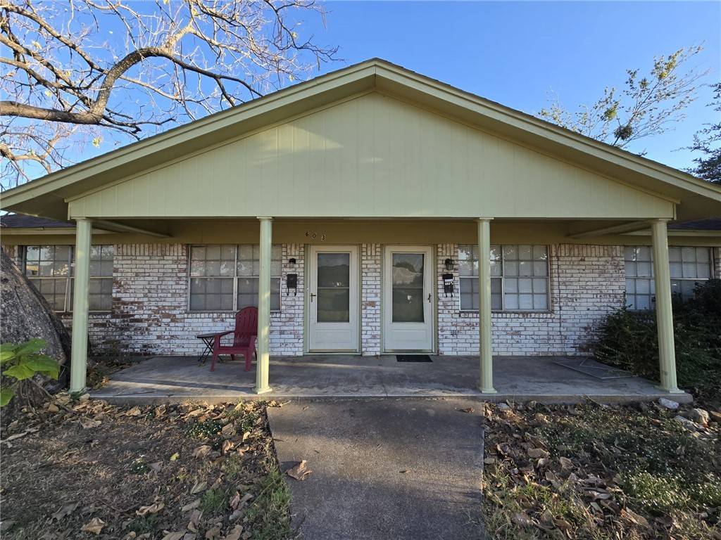 603 W 1st ST, Hearne, TX 77859
