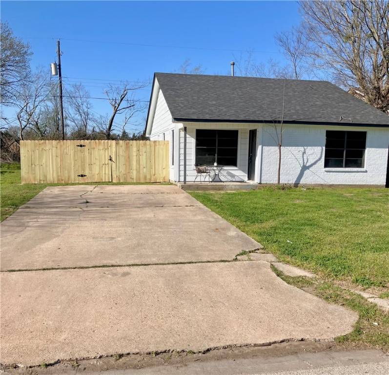 1104 Bittle LN, Bryan, TX 77803