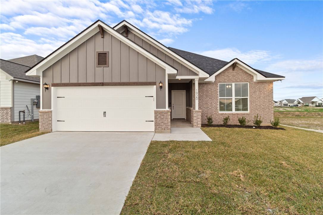 1920 Stubbs DR, Bryan, TX 77807
